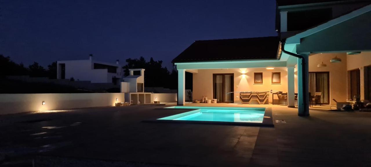 Villa Aria Bibici Luaran gambar