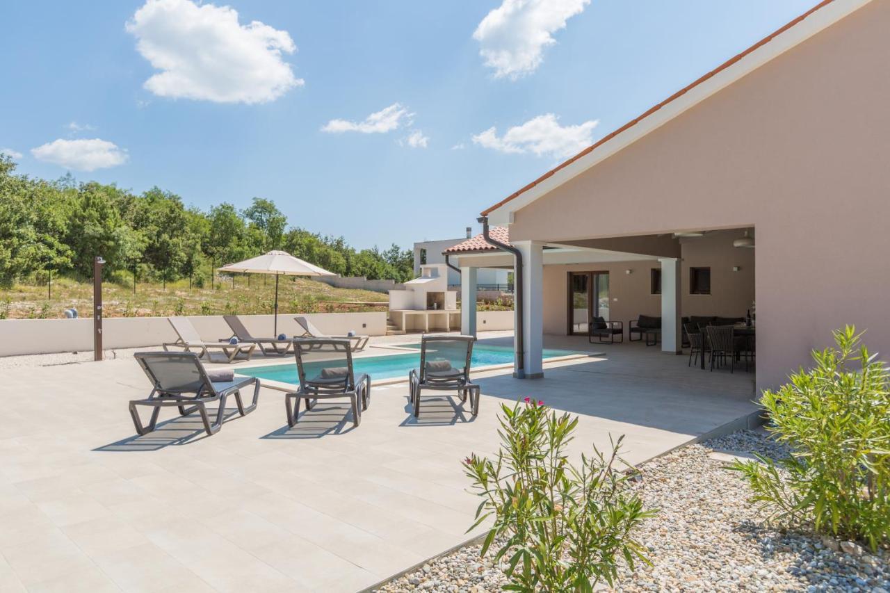 Villa Aria Bibici Luaran gambar