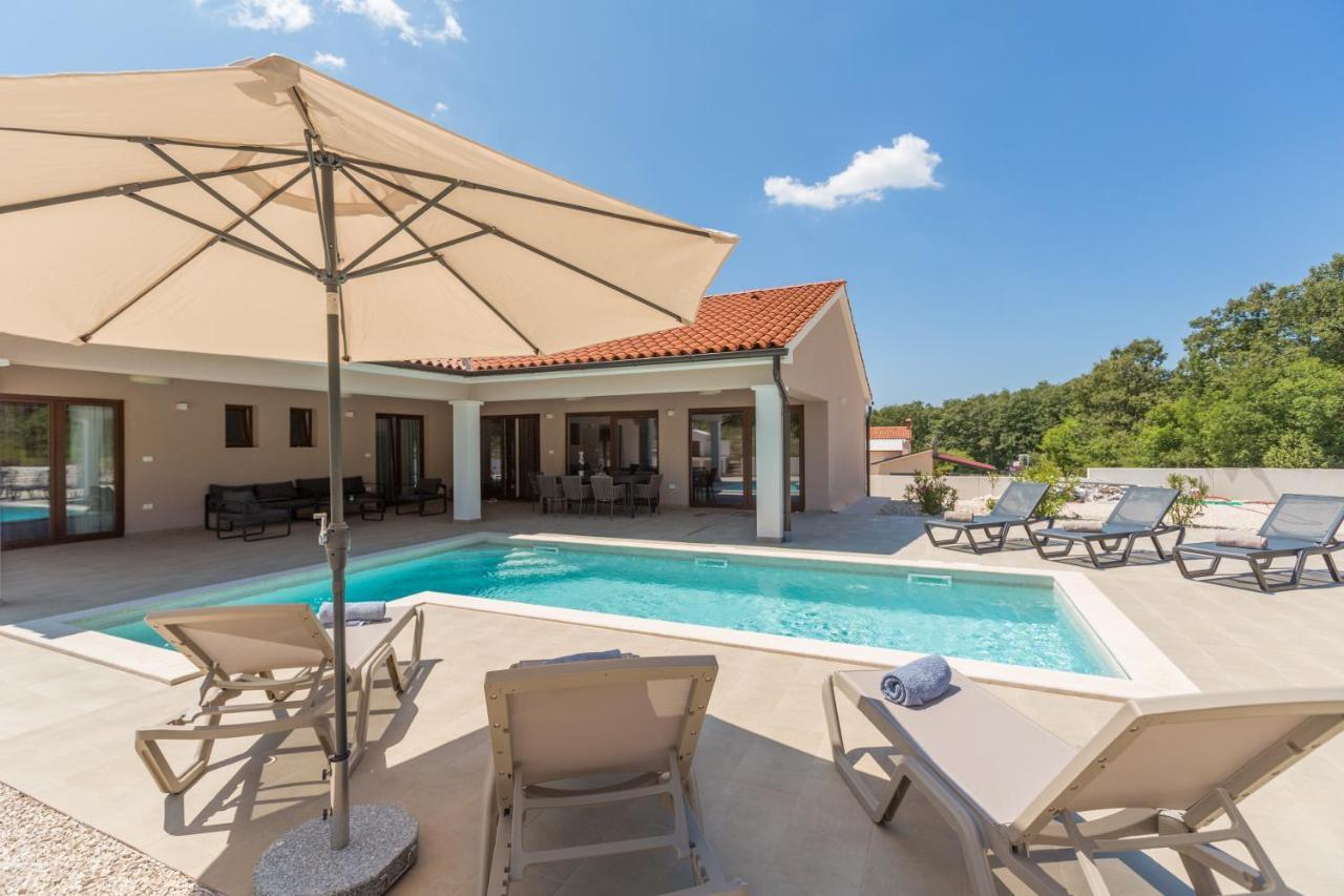 Villa Aria Bibici Luaran gambar