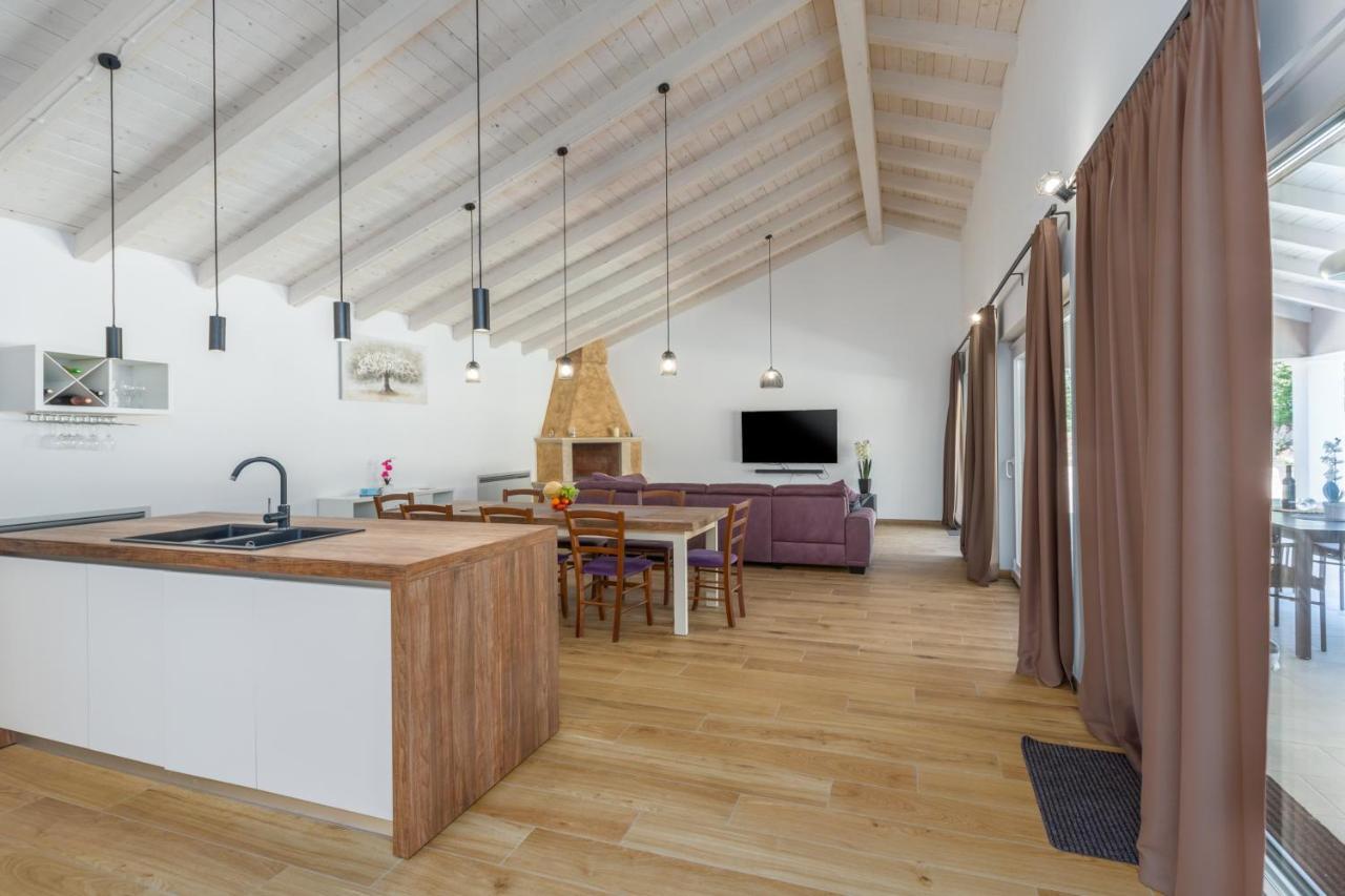 Villa Aria Bibici Luaran gambar